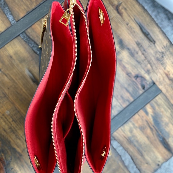 Authentic LOUIS VUITTON bag - Picture 6 of 10